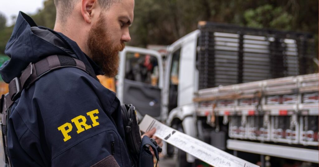 PRF inicia Operação Proclamação da República 2024 com foco na prevenção de acidentes