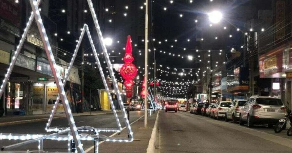 Vandalismo Natalino: furto de fios elétricos compromete decoração em General Carneiro