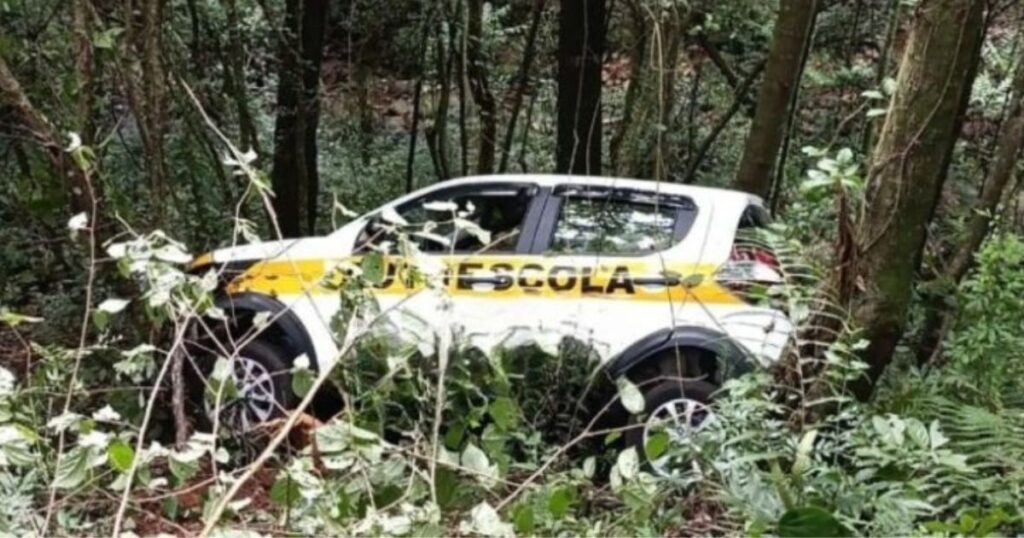 Homem rouba veículo de autoescola durante aula e foge em PG