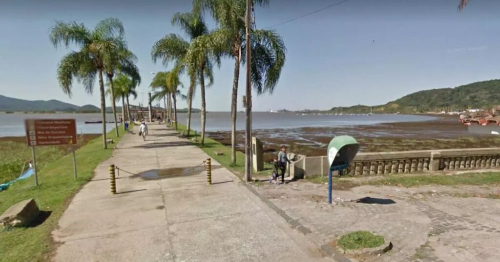 Pai e filha se afogam e pescadores salvam a vida dos dois no litoral do Paraná