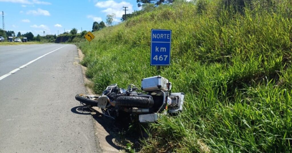 Motociclista morre após bater em guard rail na BR-376