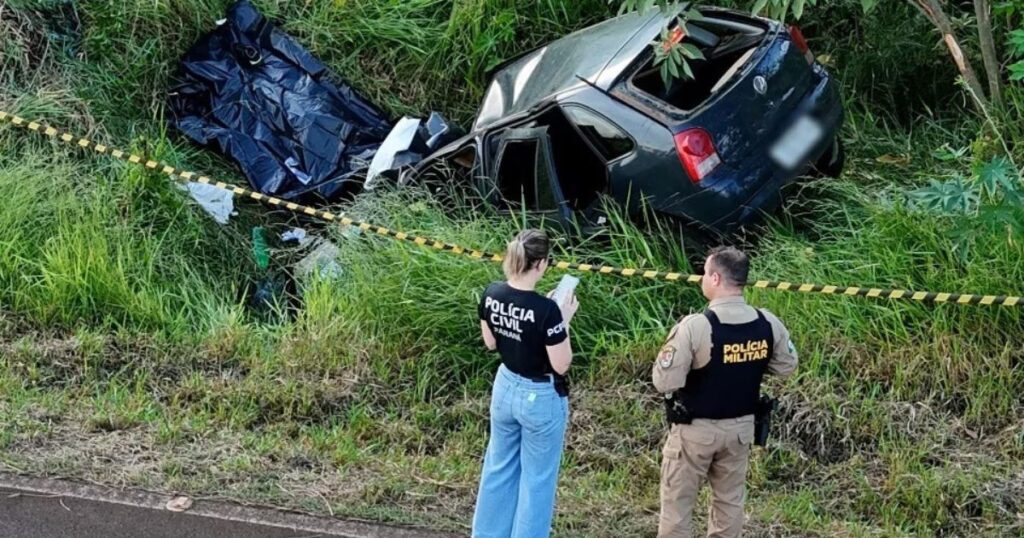 Idosa morre em grave acidente após carro sair da pista no Paraná