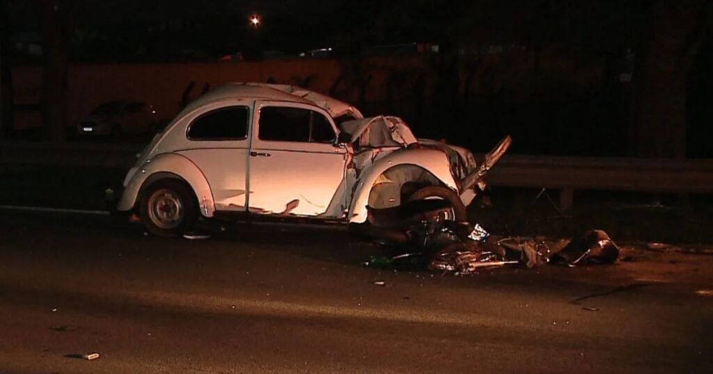 Motociclista morre em acidente com Fusca que estava na contramão em Curitiba