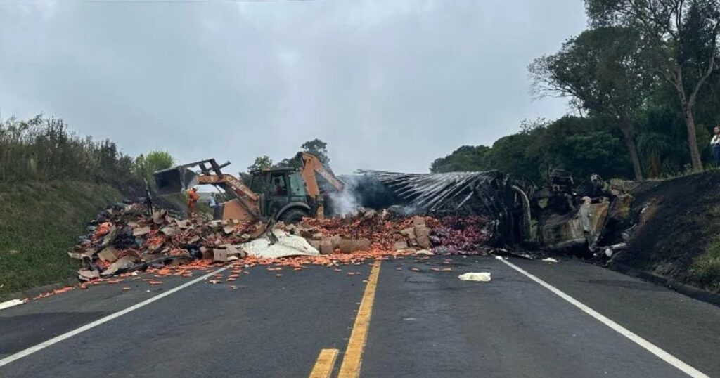 Acidente deixa dois mortos na BR-277, em Prudentópolis