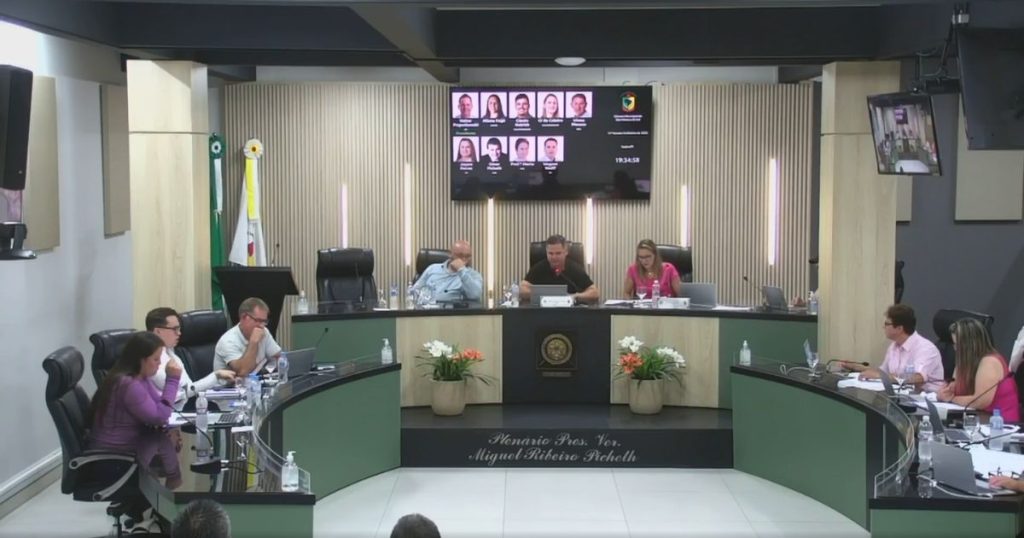 Prefeitura conquista maioria na Câmara e aprova 9 novos cargos comissionados em primeira votação