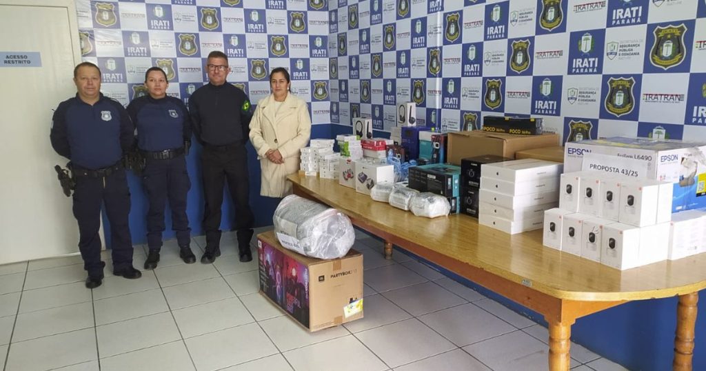 Receita Federal doa veículo e equipamentos eletrônicos para a secretaria de segurança pública de Irati