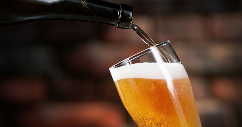 Empresa usa ‘xixi humano’ de festival para produzir cerveja