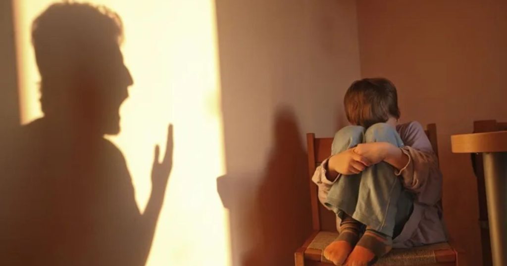 A cada hora, uma criança ou adolescente é vítima de violência sexual no Paraná