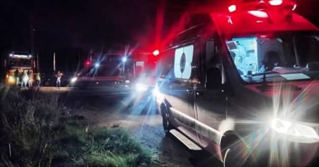 Tragédia: colisão entre caminhão e carro de passeio deixa cinco mortos na BR-280 em Irineópolis
