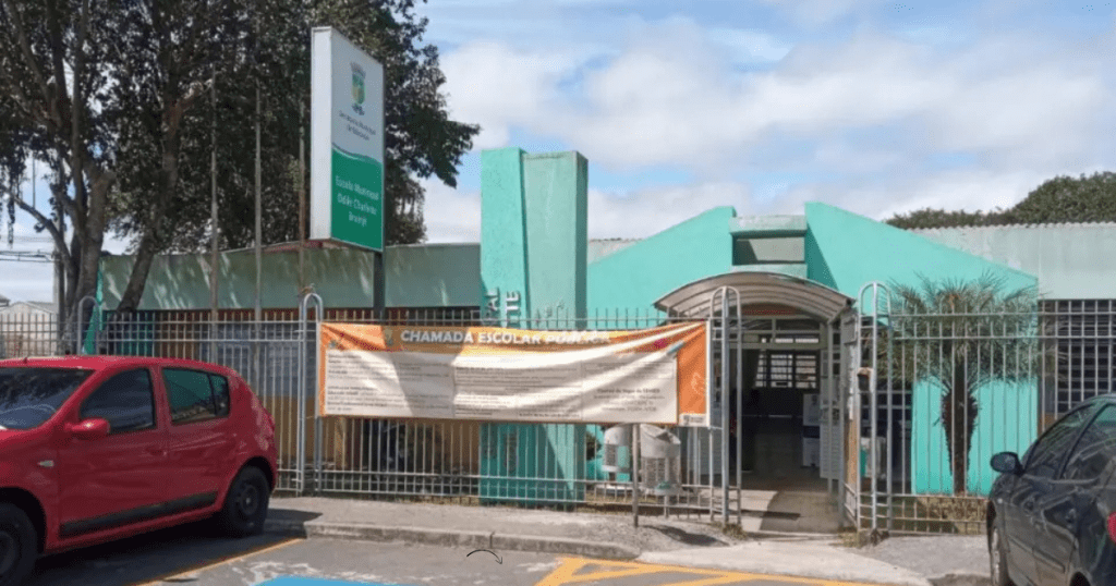 Professora leva tapa no rosto de mãe de aluno dentro de escola municipal em Pinhais: ‘Sangrou na hora’