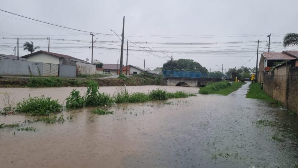 Após alagamentos, moradores de São Mateus do Sul se preocupam com chuvas previstas para o feriado