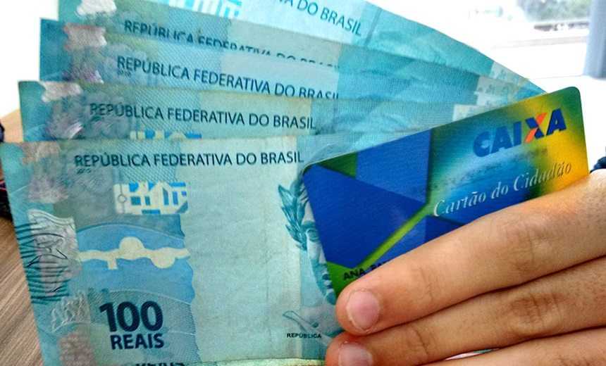 Caixa paga abono salarial para nascidos em outubro