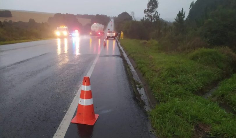 Bebê de dois meses sai ileso de acidente com capotamento na BR-277 em Palmeira