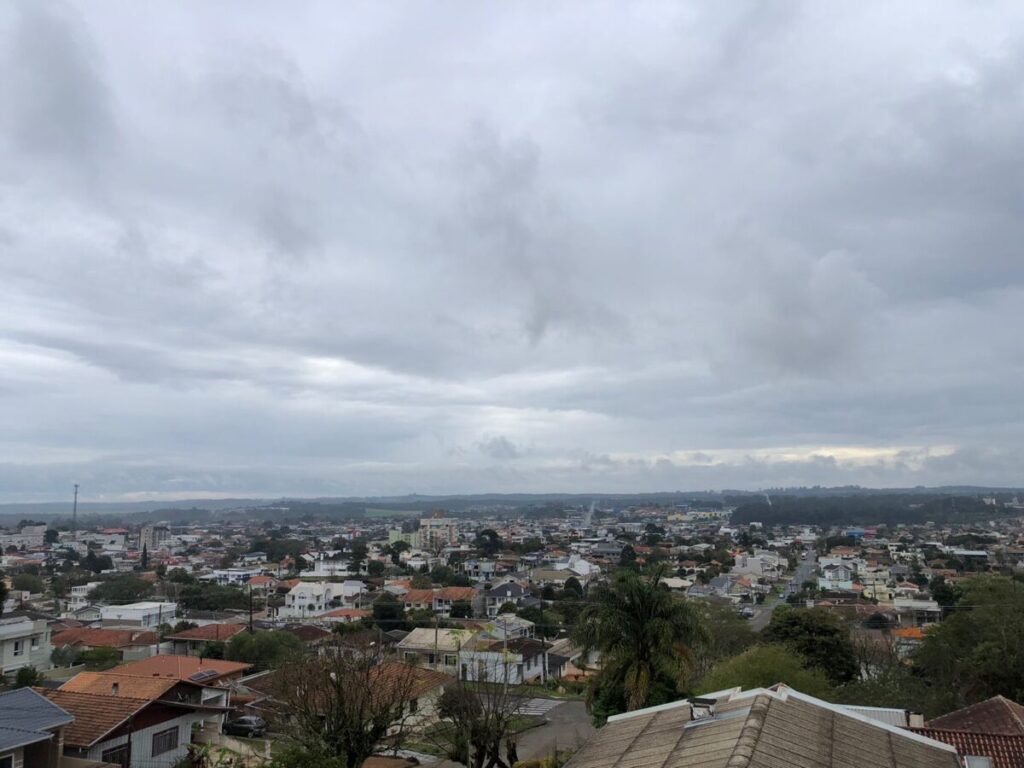 Chuvas e temperaturas mais frias devem chegar e mudar o tempo em São Mateus do Sul