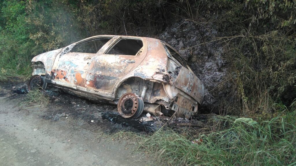 Veículo furtado em São João do Triunfo é encontrado queimado