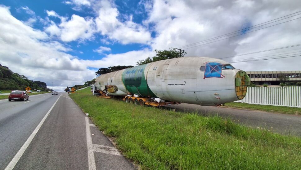 Gigante dos ares, Boeing 727 para o trânsito rumo a Balneário Camboriú em sua última viagem