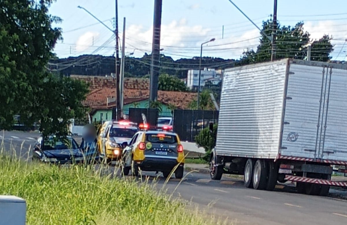 Caminhoneiro é preso ao passar por São Mateus do Sul por estar com mandado em aberto