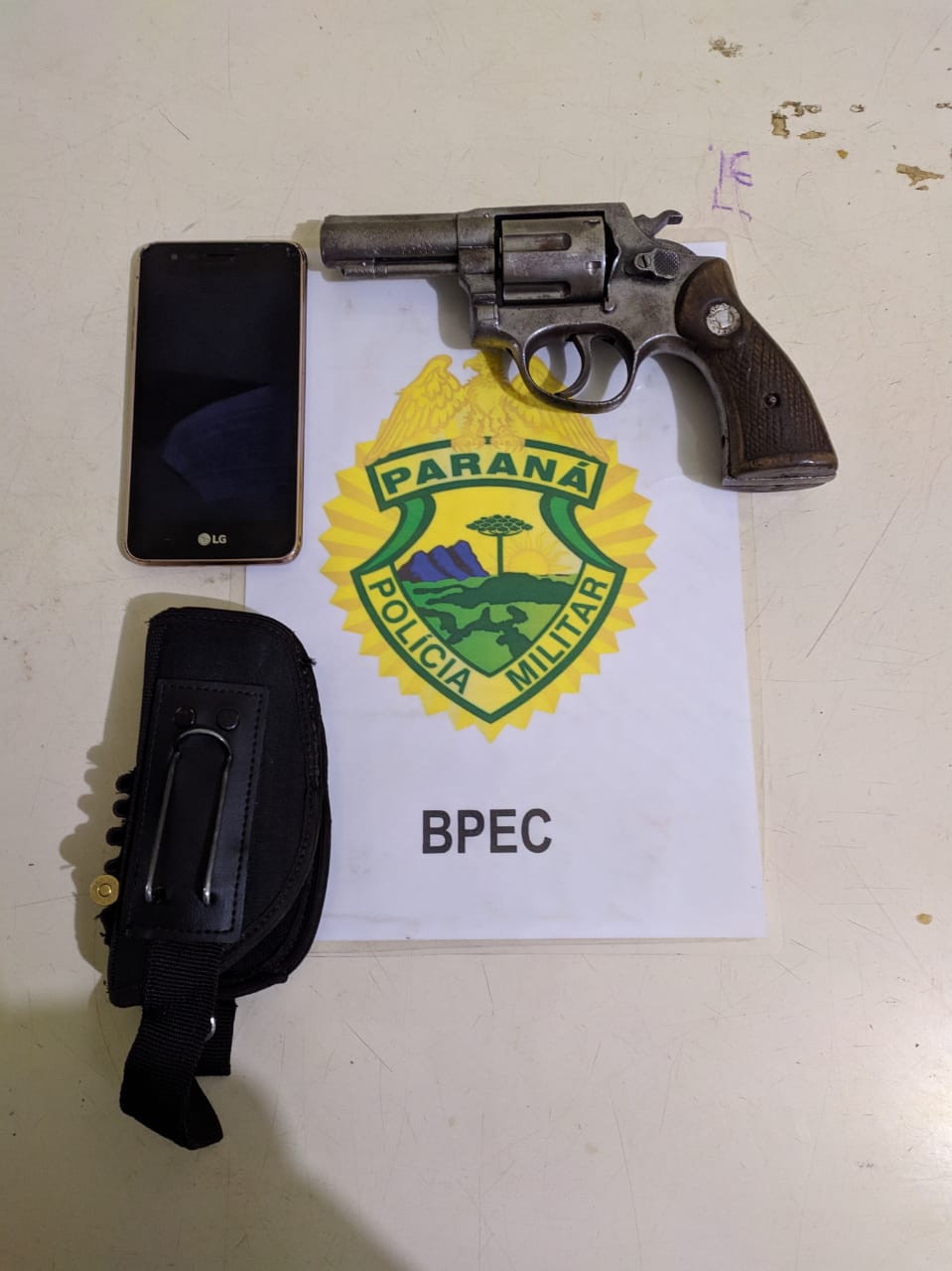 BPEC aborda jovem em posse de arma de fogo em São Mateus do Sul