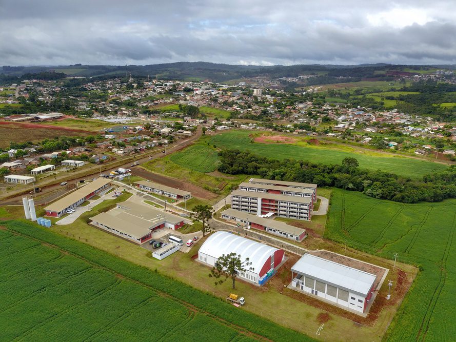 Paraná abre primeira escola técnica de operação florestal do Brasil