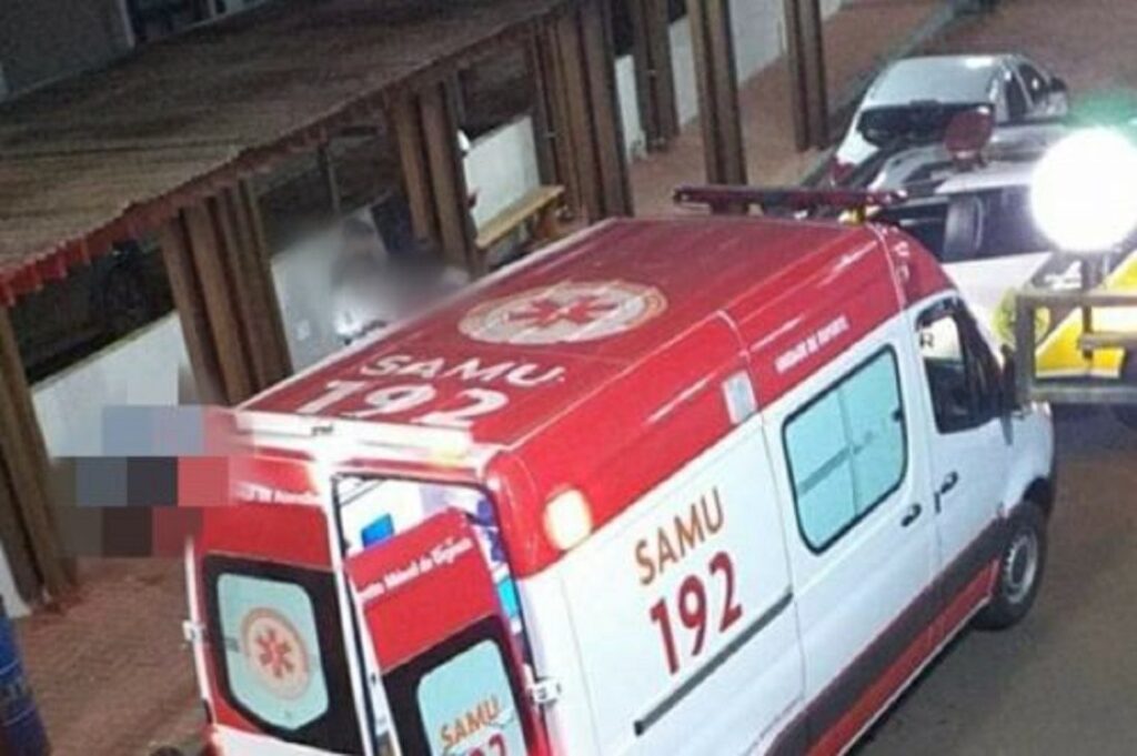 Homem é esfaqueado e morre na Praça do Fogo em Bituruna, na noite desta sexta-feira
