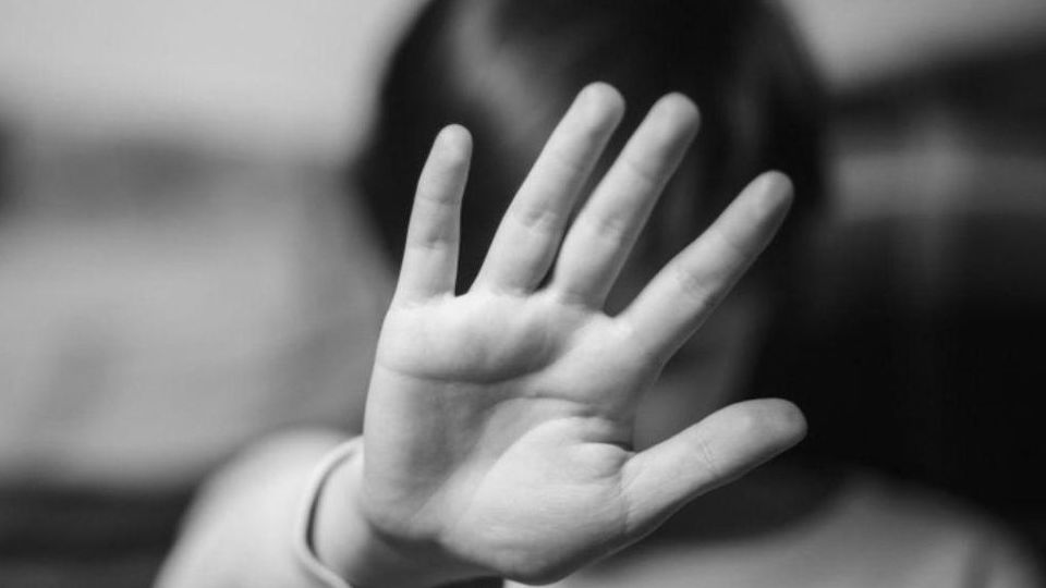Mãe acusa inspetor de abuso sexual contra filha de sete anos dentro de escola municipal