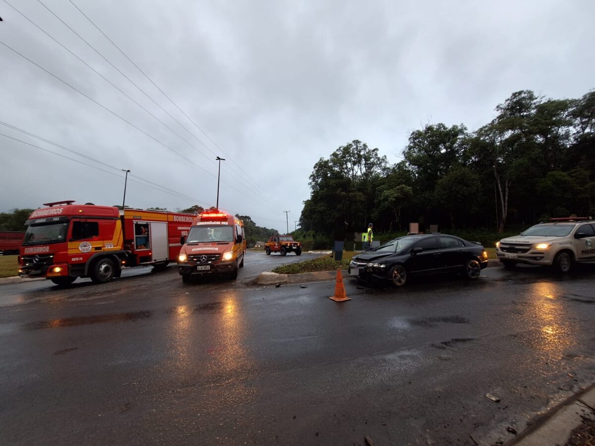 Veículo com mulher grávida e criança, em fuga da Polícia, atinge caminhonete em Três Barras