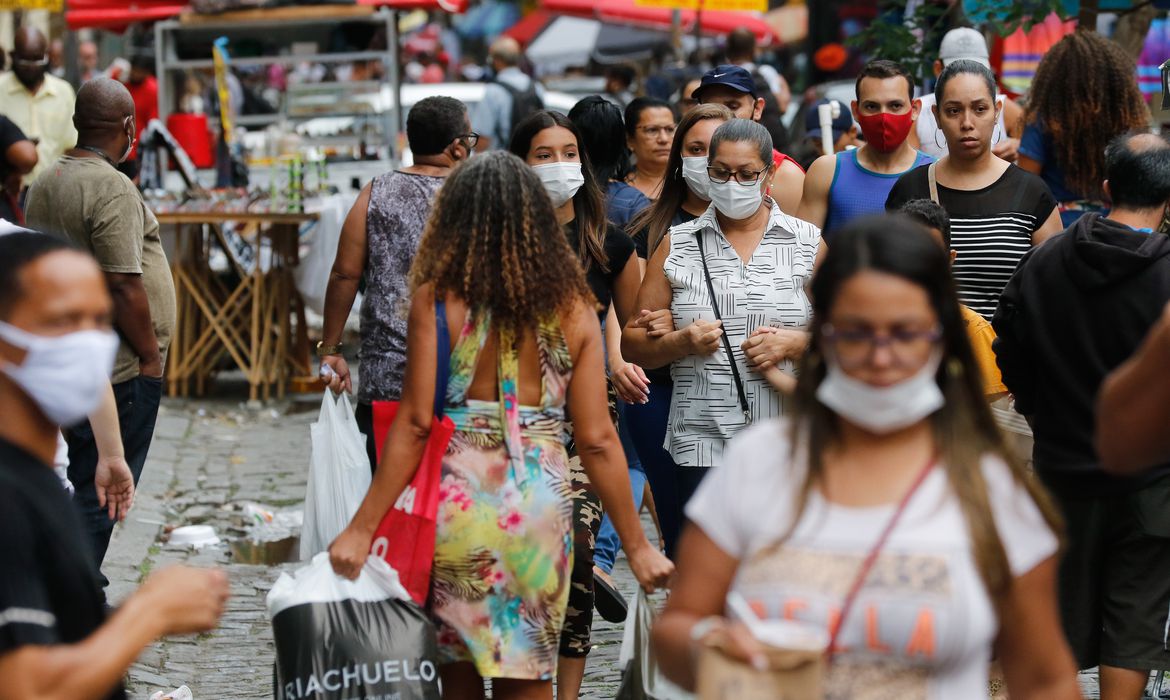 Boletim da Fiocruz aponta aumento de casos de síndrome respiratória grave no Brasil