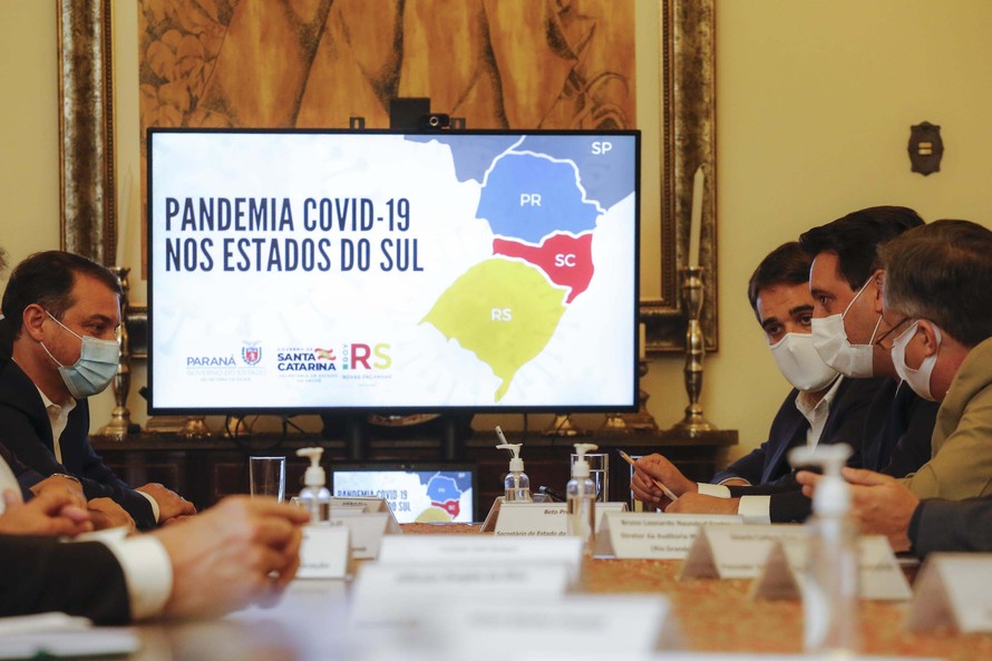 Paraná formaliza intenção de comprar 16 milhões de vacinas contra a Covid-19