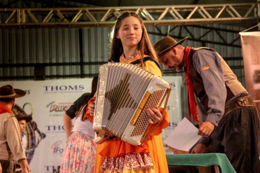 Invernada Artística do 32º Rodeio Crioulo de Irati terá mais de 300 apresentações culturais