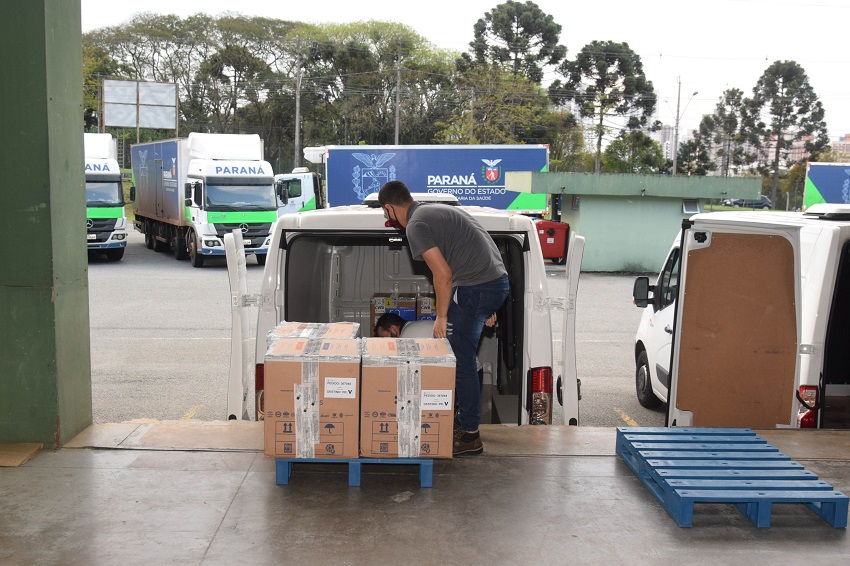 Paraná recebeu mais de 700 mil doses de vacina contra Coronavírus no final de semana