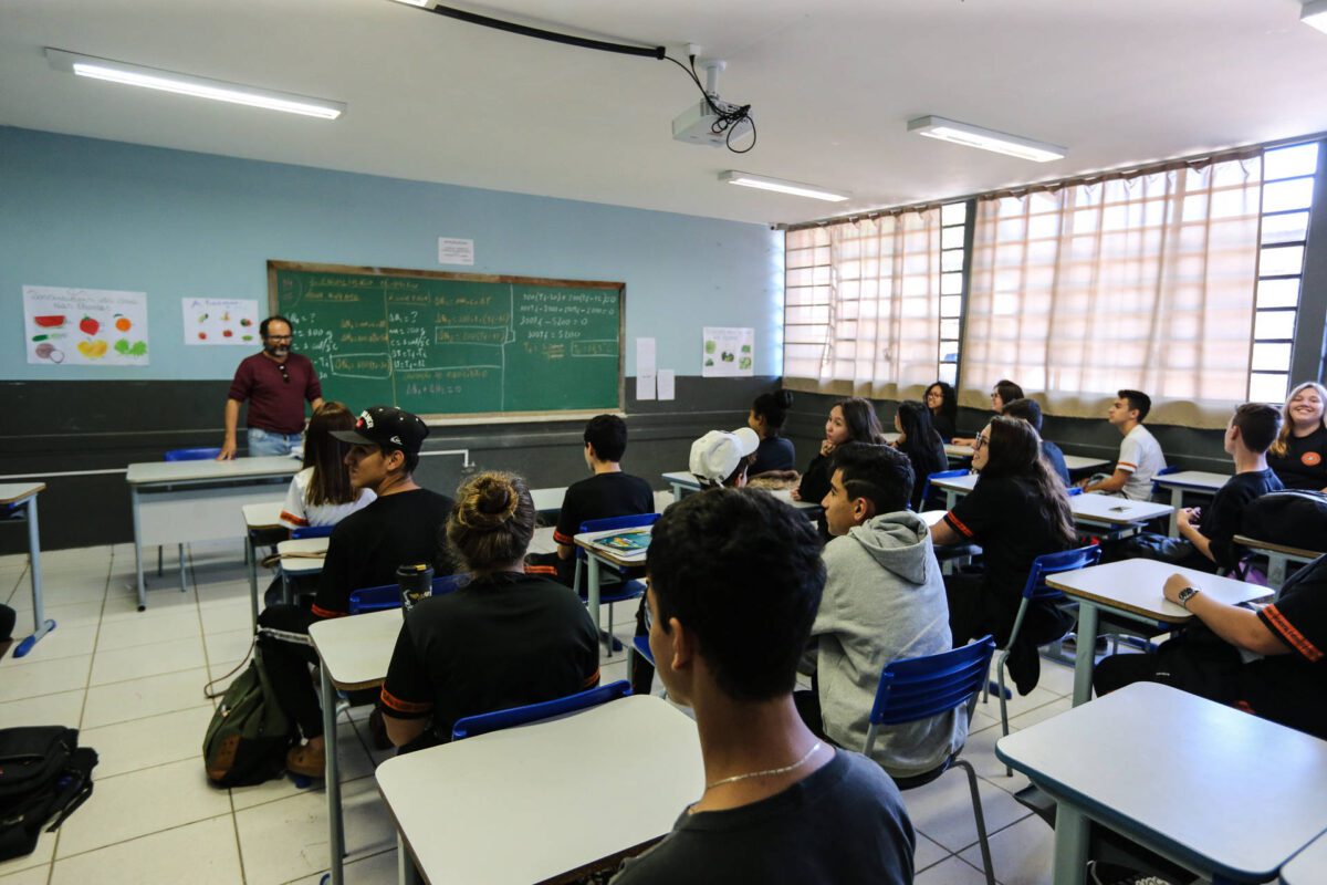 Educação vai ofertar mais 20 mil vagas no Ensino Médio diurno