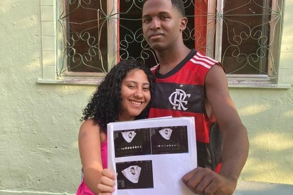 Jovem de 18 anos que estava grávida de quíntuplos perde os bebês