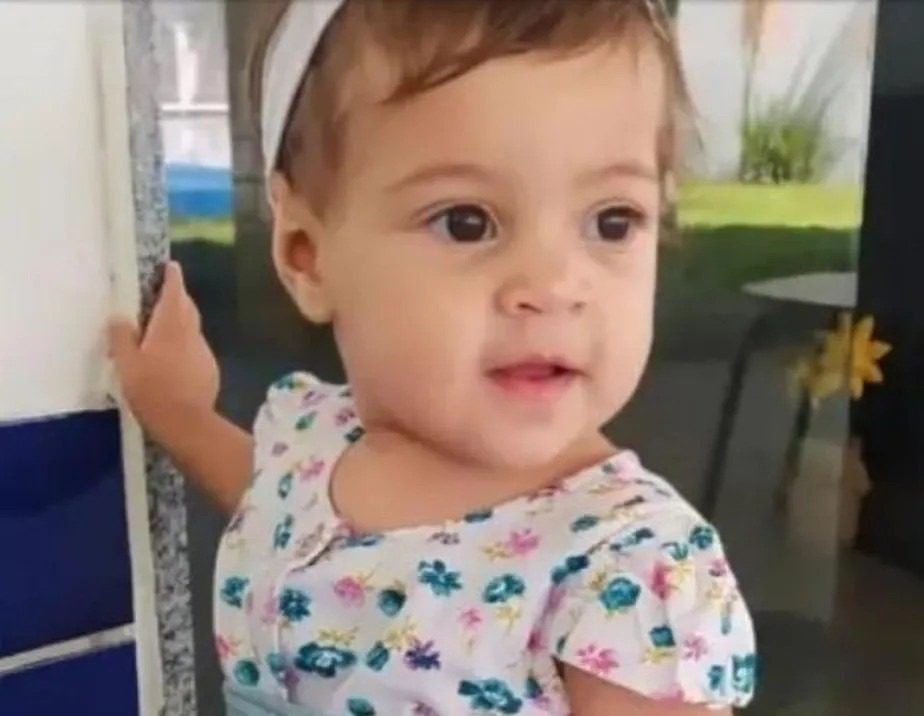 Bebê de 1 ano morre afogada em balde com água