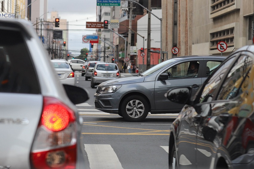 Vencimento da 4ª parcela do IPVA, finais de placas 3 e 4, é nesta terça-feira e pode ser pago por PIX