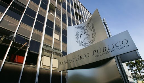 Mãe é presa suspeita de abusar sexualmente da própria filha e filmar a violência na capital paranaense