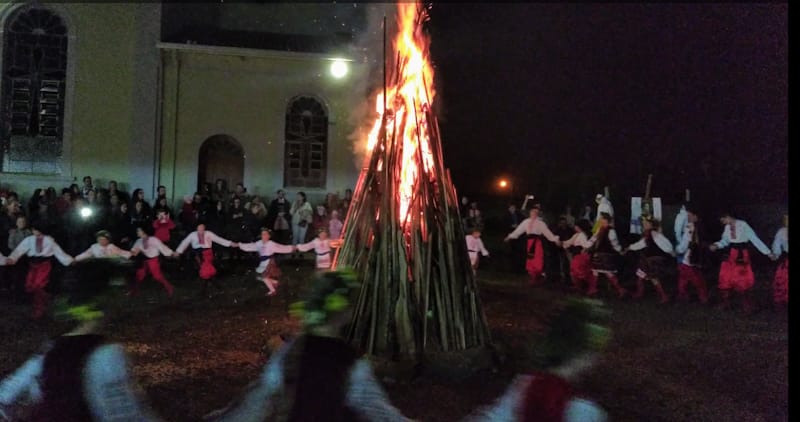 Ucranianos de Mallet celebram   a edição nº 23 do Ivana Kupala  festyval, na Igreja da paróquia