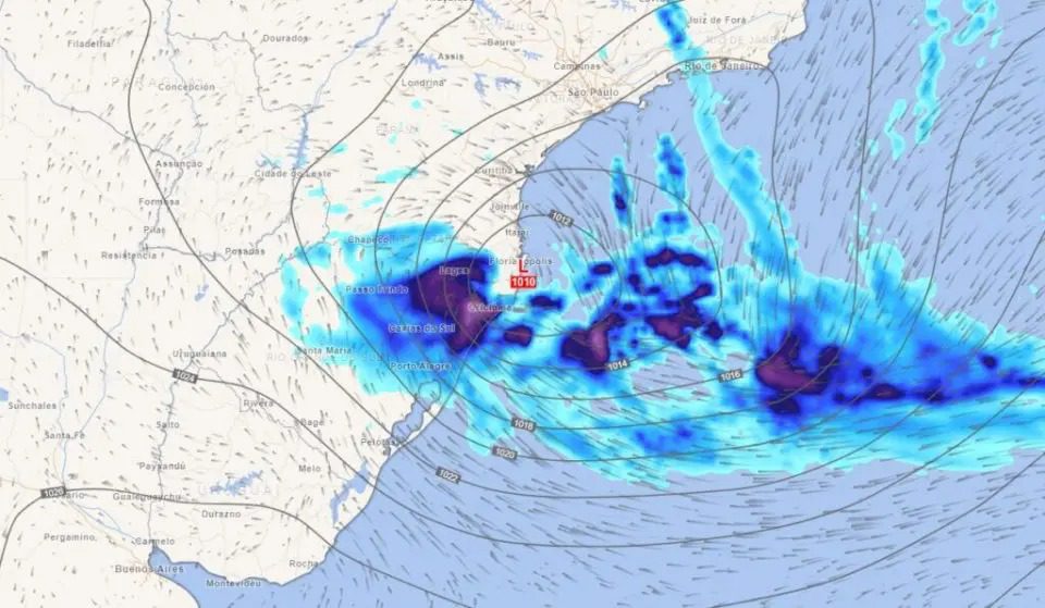 Passagem de ciclone deixa região Sul em alerta; saiba os prováveis efeitos no Paraná