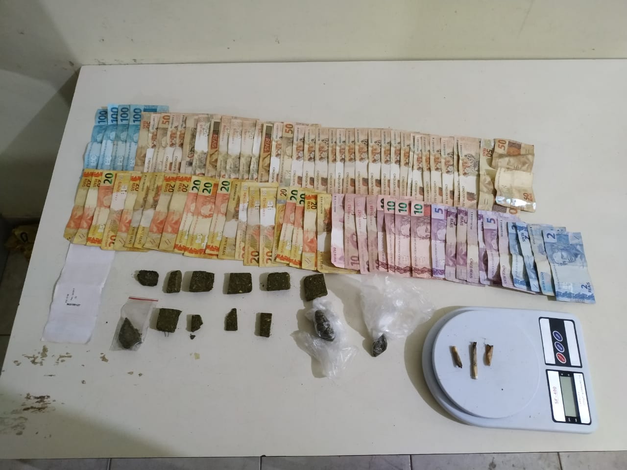 Polícia Militar desmonta ponto de tráfico drogas em São Mateus do Sul