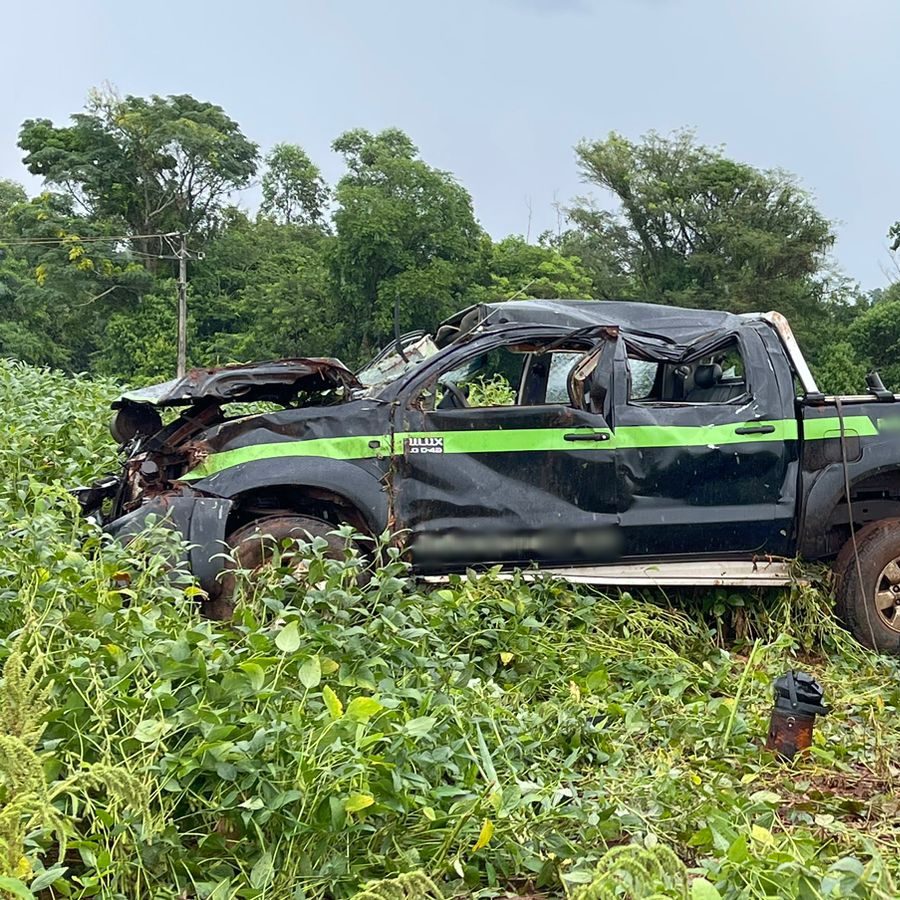 Acidente com caminhonete na PR-364 termina com um morto e dois feridos