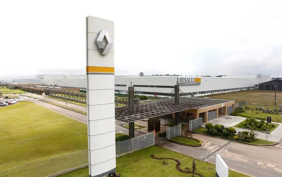 Indústria: Renault suspende contratos de mil colaboradores em fábrica no Paraná