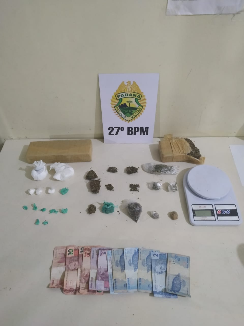 ROTAM apreende quantidade de drogas em ponto de tráfico