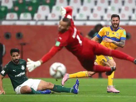 Time do México vence Palmeiras e disputa final do Mundial de Clubes da FIFA