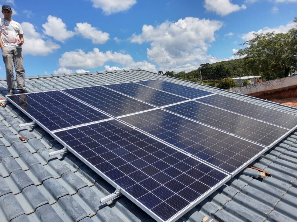 Caixa vai financiar compra de placas solares para residências