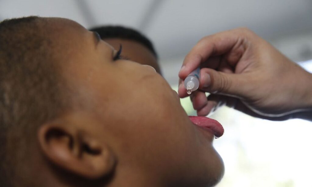 1 em cada 4 pais ou responsáveis deixaram de vacinar seus filhos contra a paralisia infantil em Palmeira