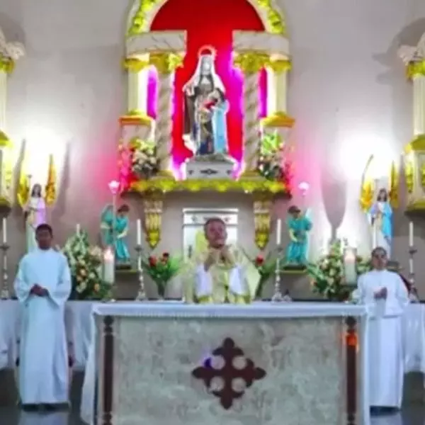 VÍDEO:Padre chama noivos de “pobres” pela escolha da decoração de casamento