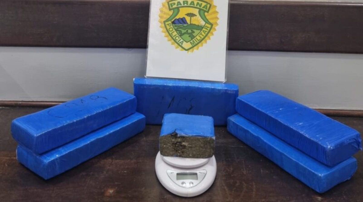 Envolvido com drogas é abordado com grande quantia de dinheiro e posse de entorpecentes