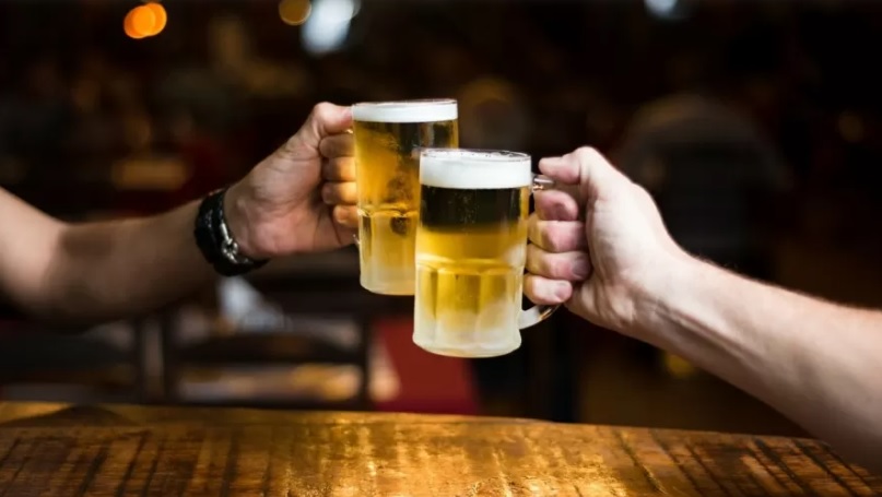 Segundo um estudo, o consumo diário de cerveja diminui tamanho do cérebro