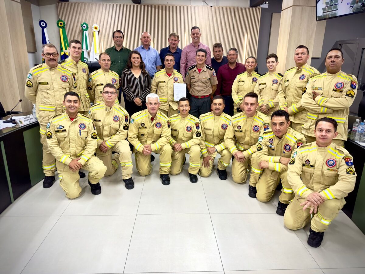 Bombeiros Militares de São Mateus do Sul recebem reconhecimento da Câmara Municipal por atuação em enchentes