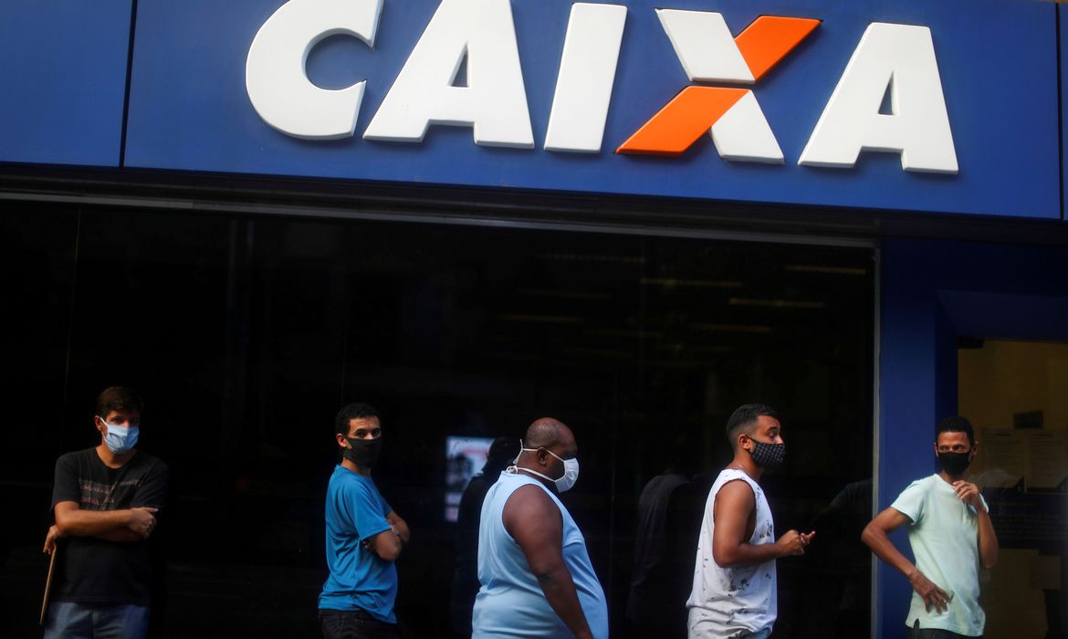 Caixa abre 751 agências hoje para pagar auxílio emergencial