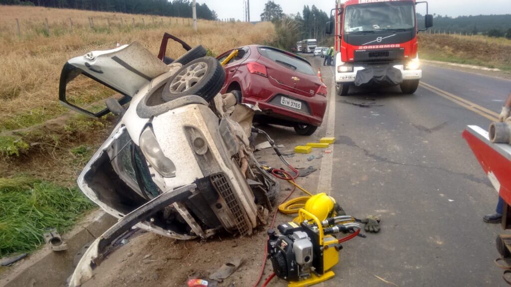 Acidente na BR-280, em Canoinhas, deixa três mortos e dois feridos